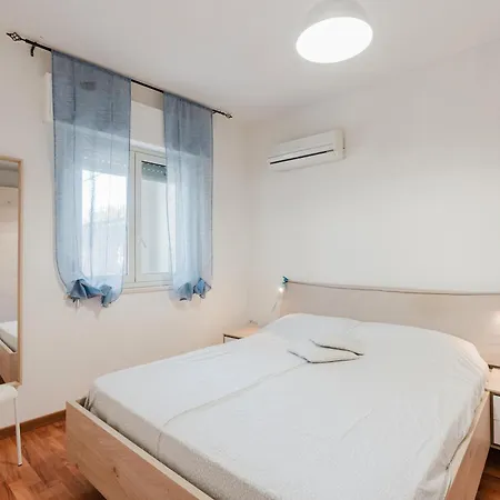 Casetta Dino 알카모 마리나