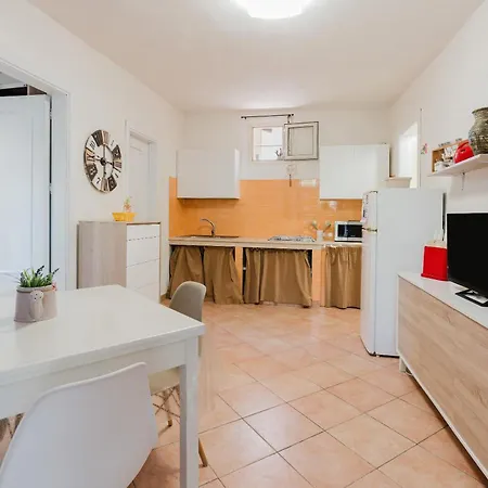 Holiday home Casetta Dino